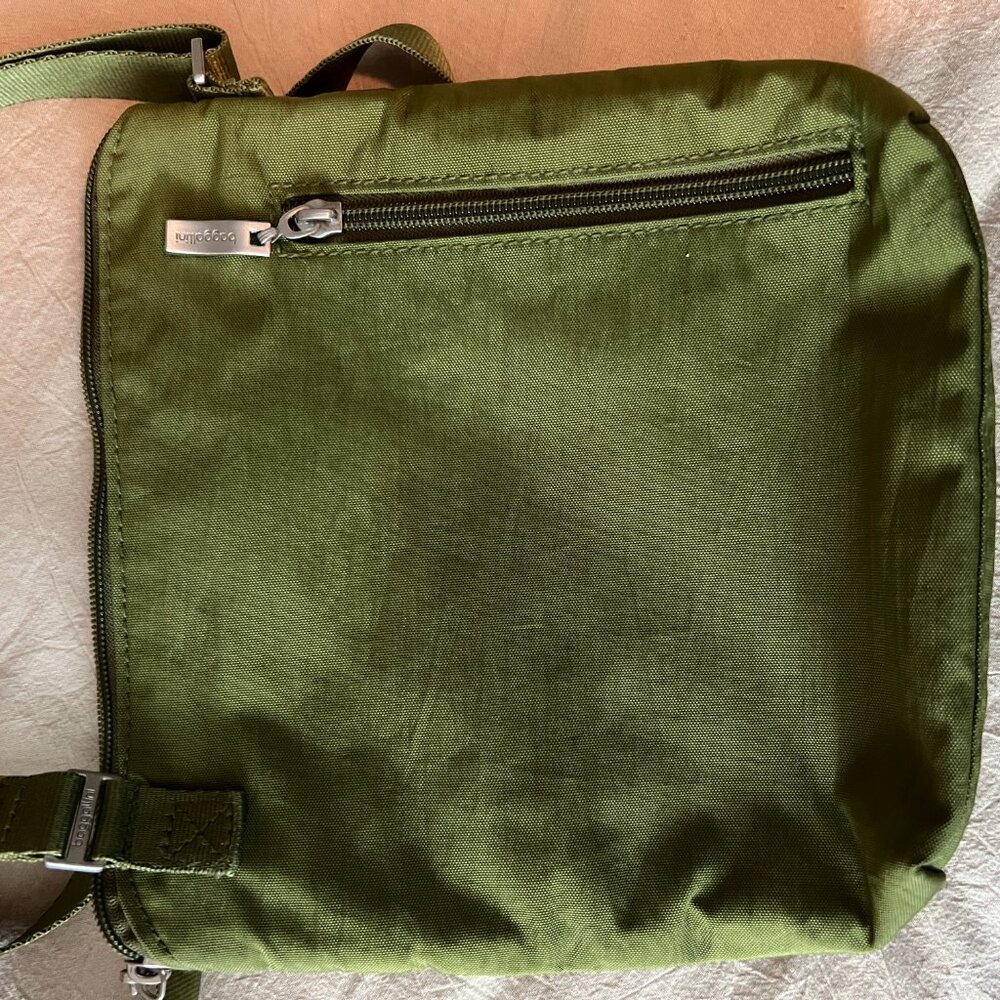 BAGGALLINI - Modern Pocket Crossbody - Green with Pink Interior  - VGUC - Picture 11 of 16